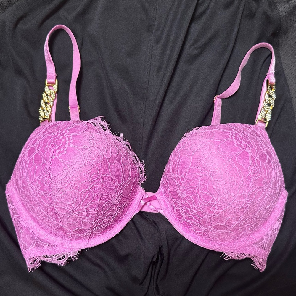 Victoria’s Secret bombshell bra